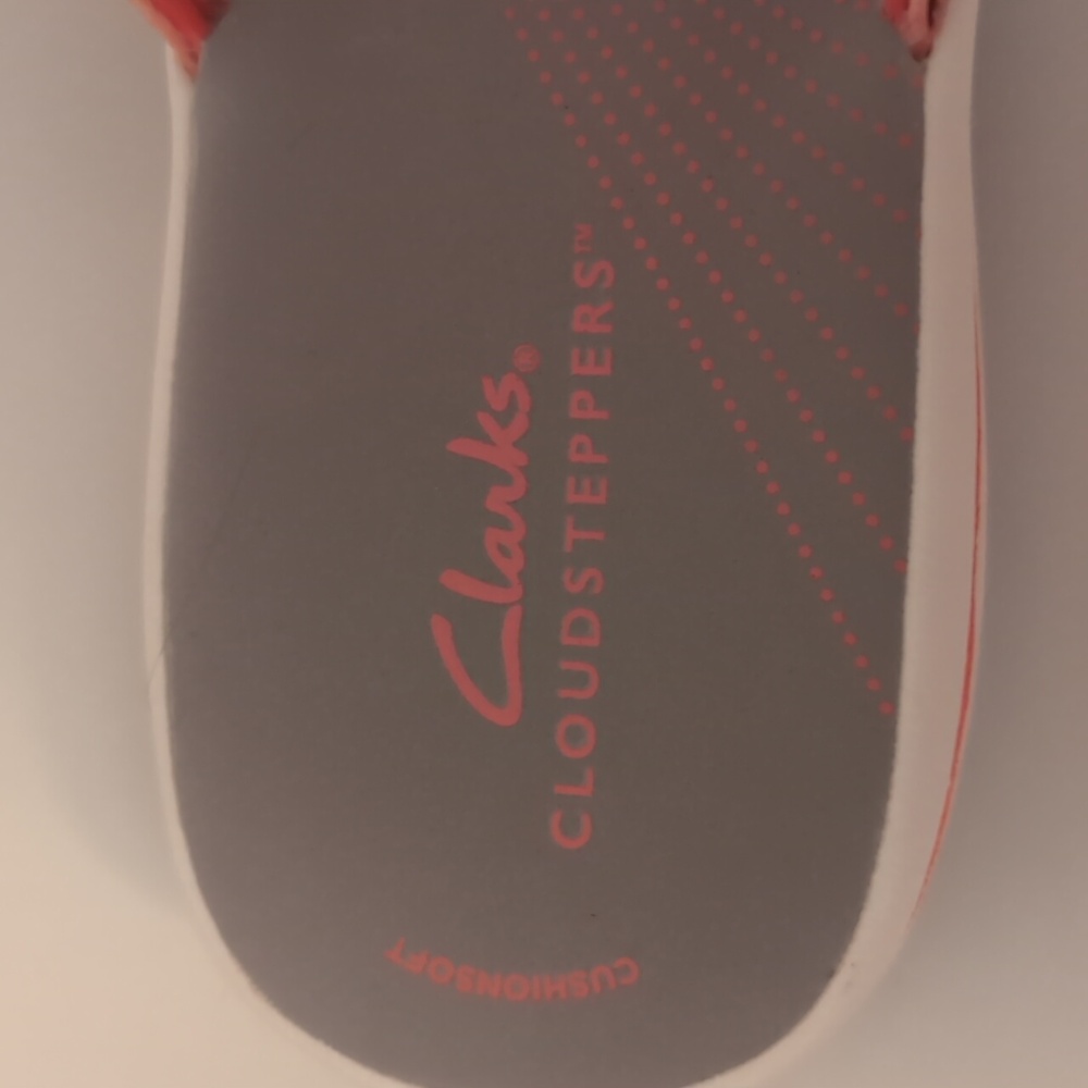 Clarks Cloudsteppers Breeze Sea Bright Coral Thong Sandals. Size 8. NEW - Picture 12 of 14